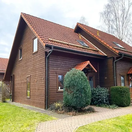 Doppelhaushaelfte In Holiday home