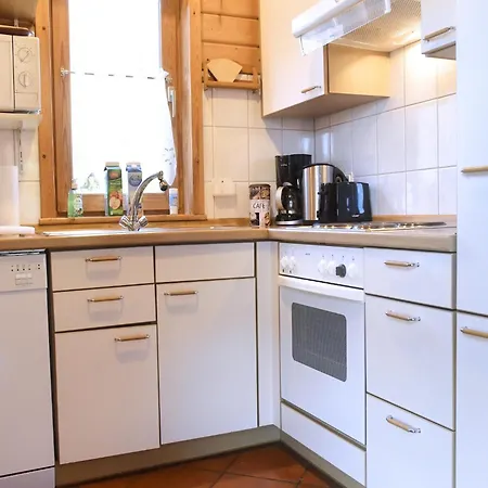 Doppelhaushaelfte In Ferienhaus