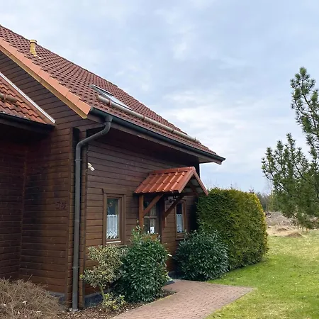 Doppelhaushaelfte In Ferienhaus